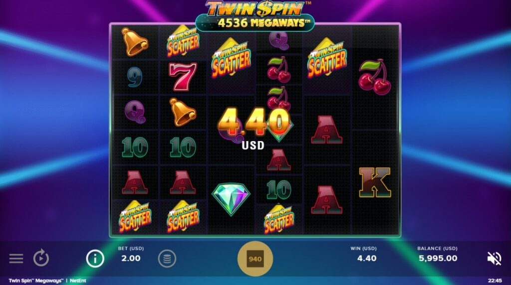 メインゲーム中にスキャッターを5個以上揃えると…フリースピン獲得